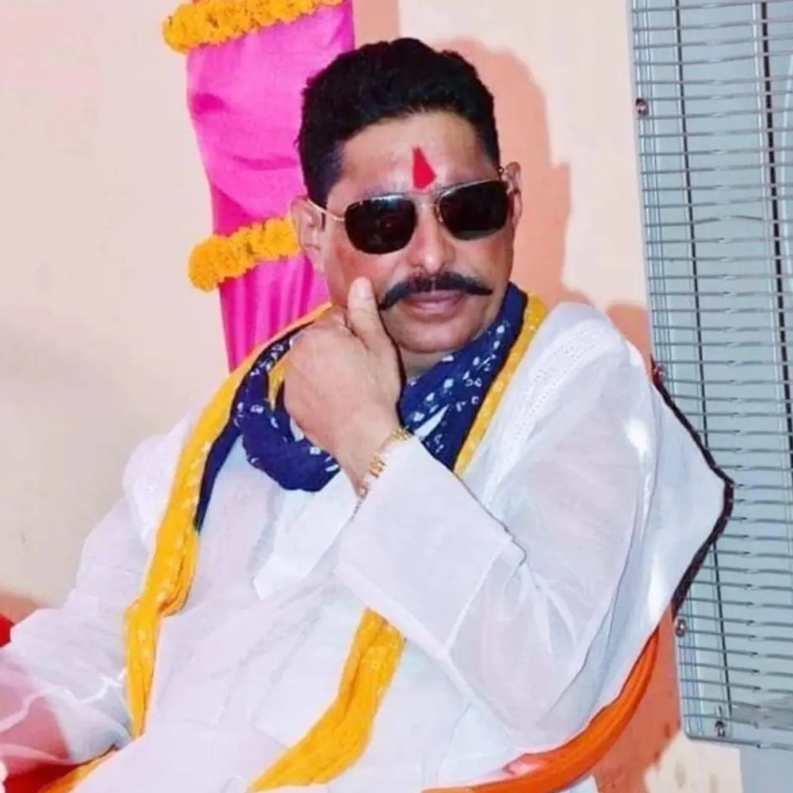 Chhote Sarkar met the government