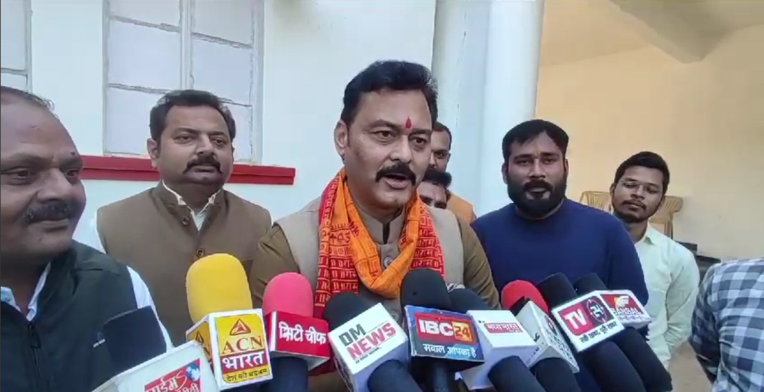 Katni's Vijayraghavgarh MLA Sanjay Satyendra Pathak got the privilege of attending the life consecration ceremony held on 22 January