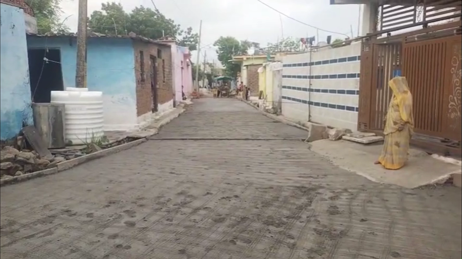 Suspicion of scam on Rahul Nagar's concrete road!