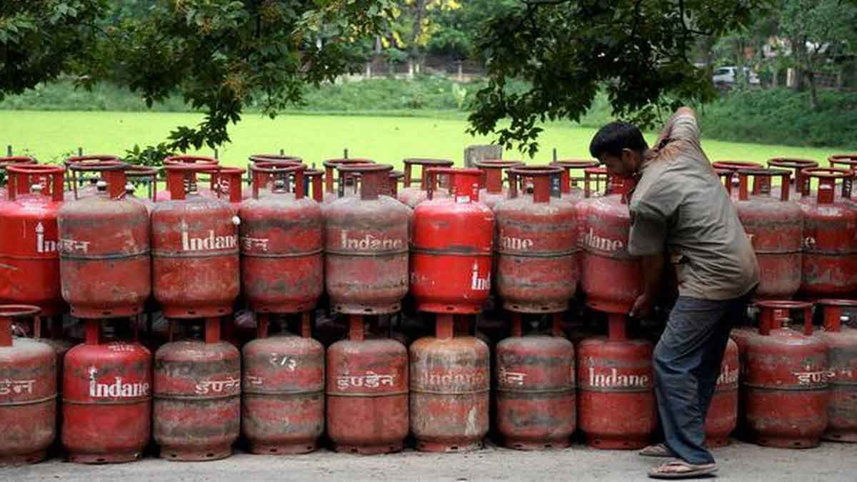 Heavy reduction in CNG and LPG prices in Delhi