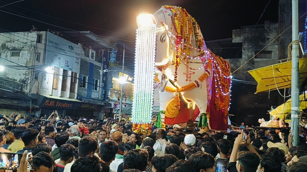 Chaliswa procession taken out in Shajapur