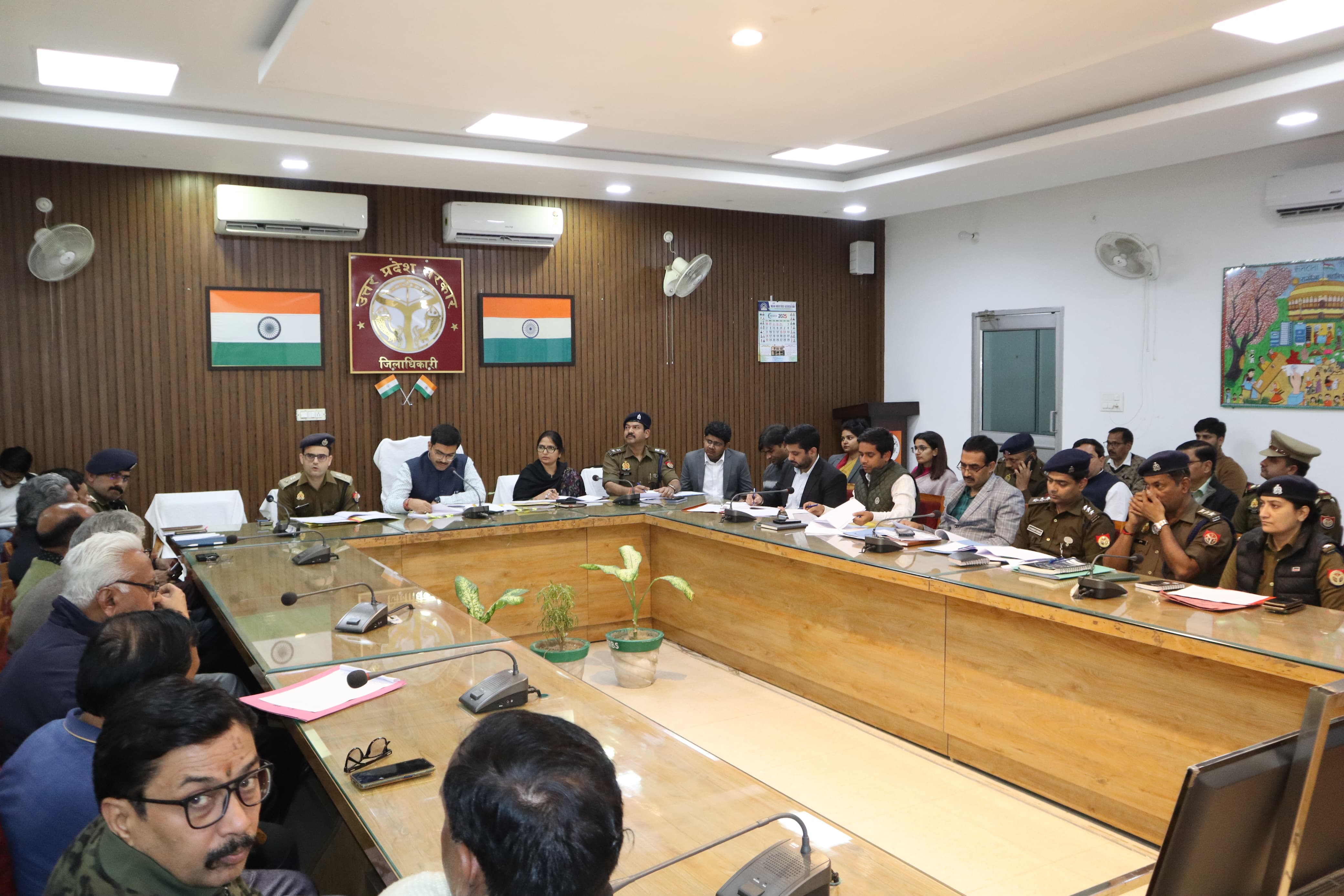 DM and SSP held a meeting with Holika Dahan, procession organizers, religious leaders and officials of Peace Committee