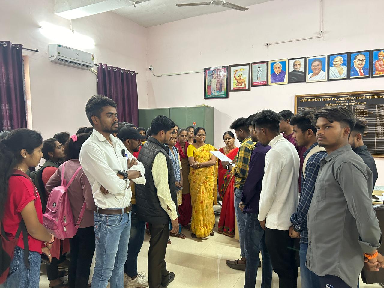 ABVP protested in Jhabua regarding student problems