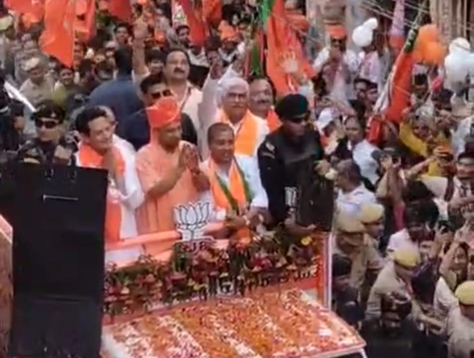 Chief Minister Yogi Adityanath's road show becomes the main attraction in Saharanpur