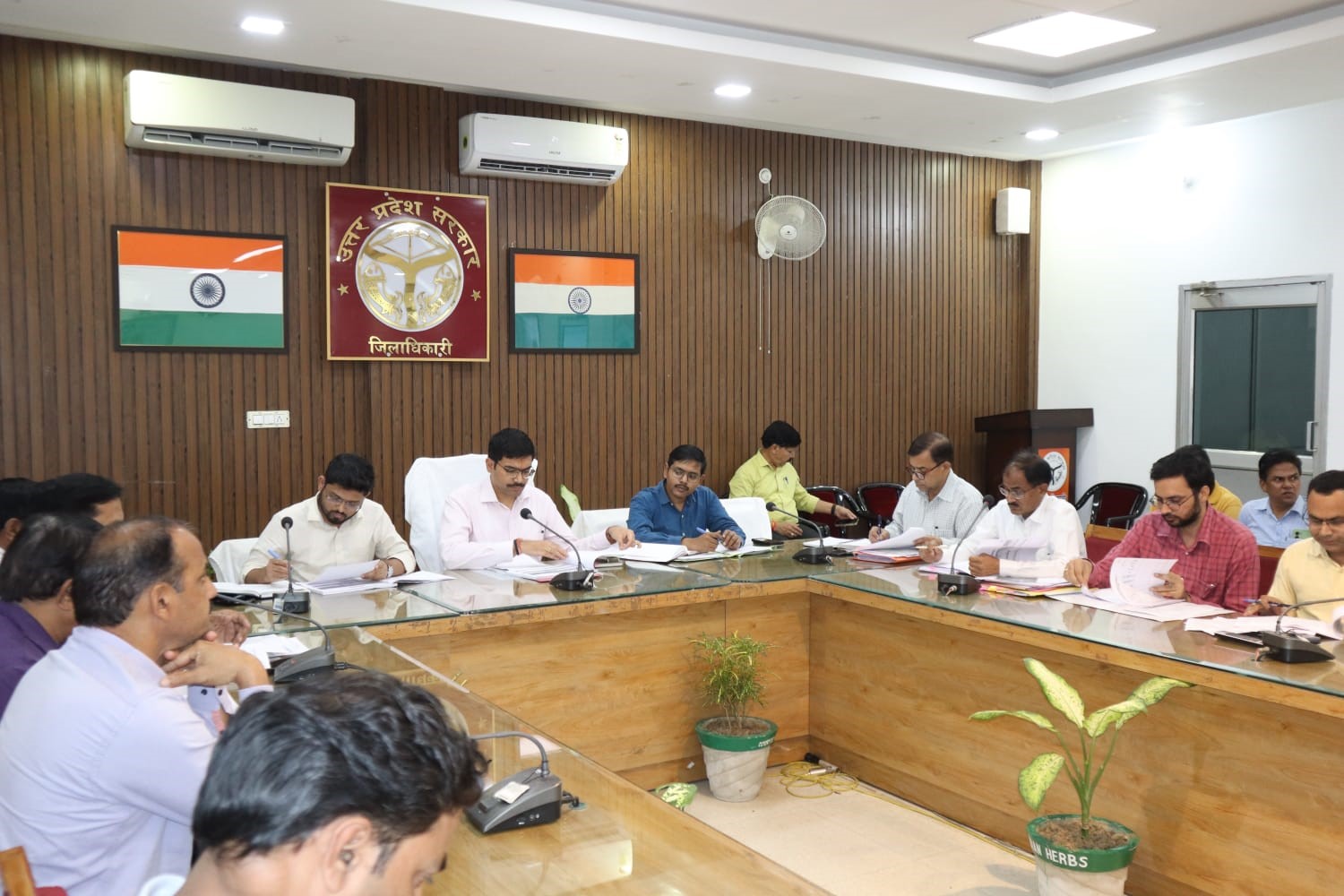 The District Magistrate reviewed the development works of CM Dashboard by holding a meeting
