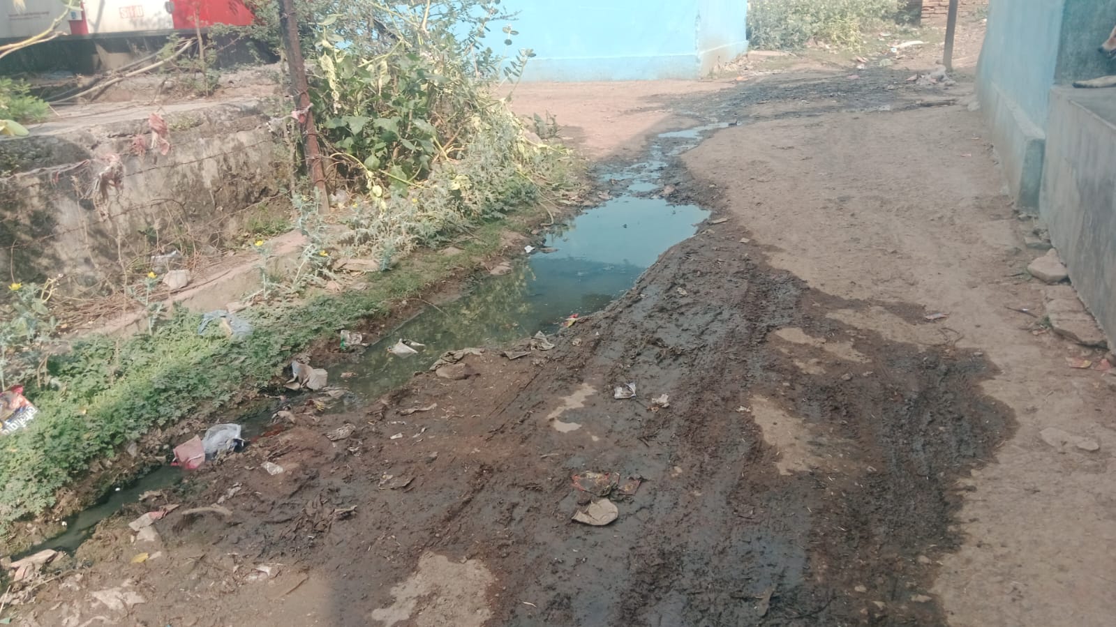 People troubled by dirt in Panna's Sunwani Kalan