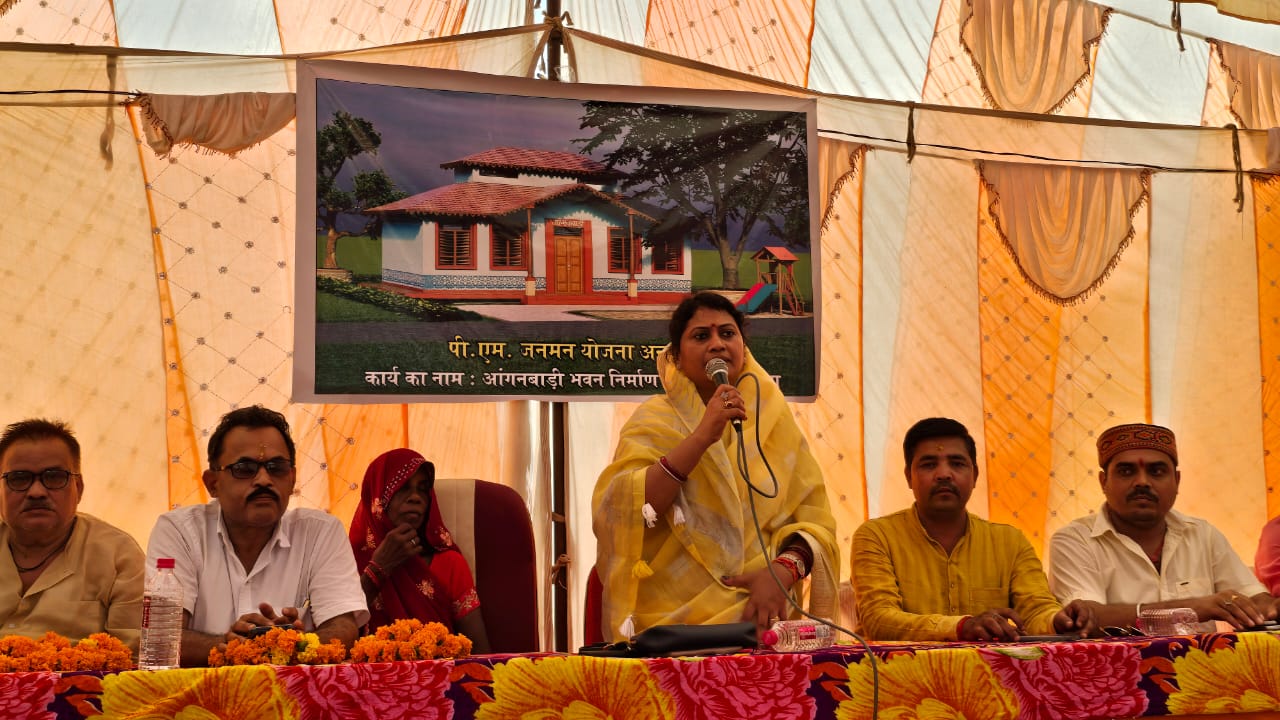 MLA performed Bhoomi Pujan of Anganwadi Badkadol Deora