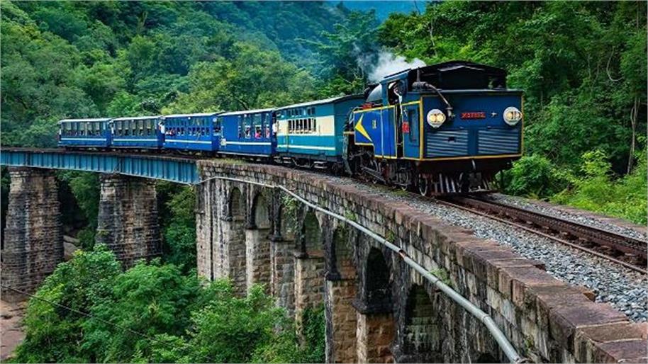 Woman gave birth to a baby girl in a train compartment