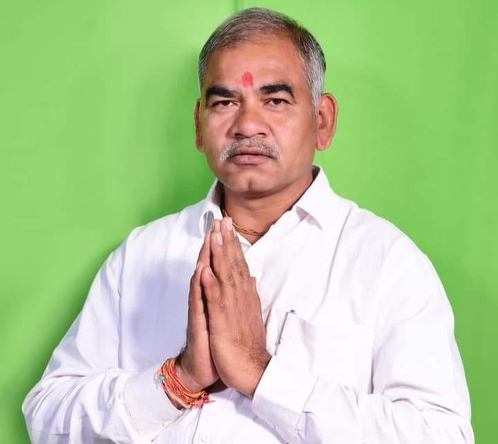 गोंडवाना गणतंत्र पार्टी के प्रत्याशी विनोद राय ने बिना अनुमति के अत्यधिक लोगों का किया जमावड़ा
