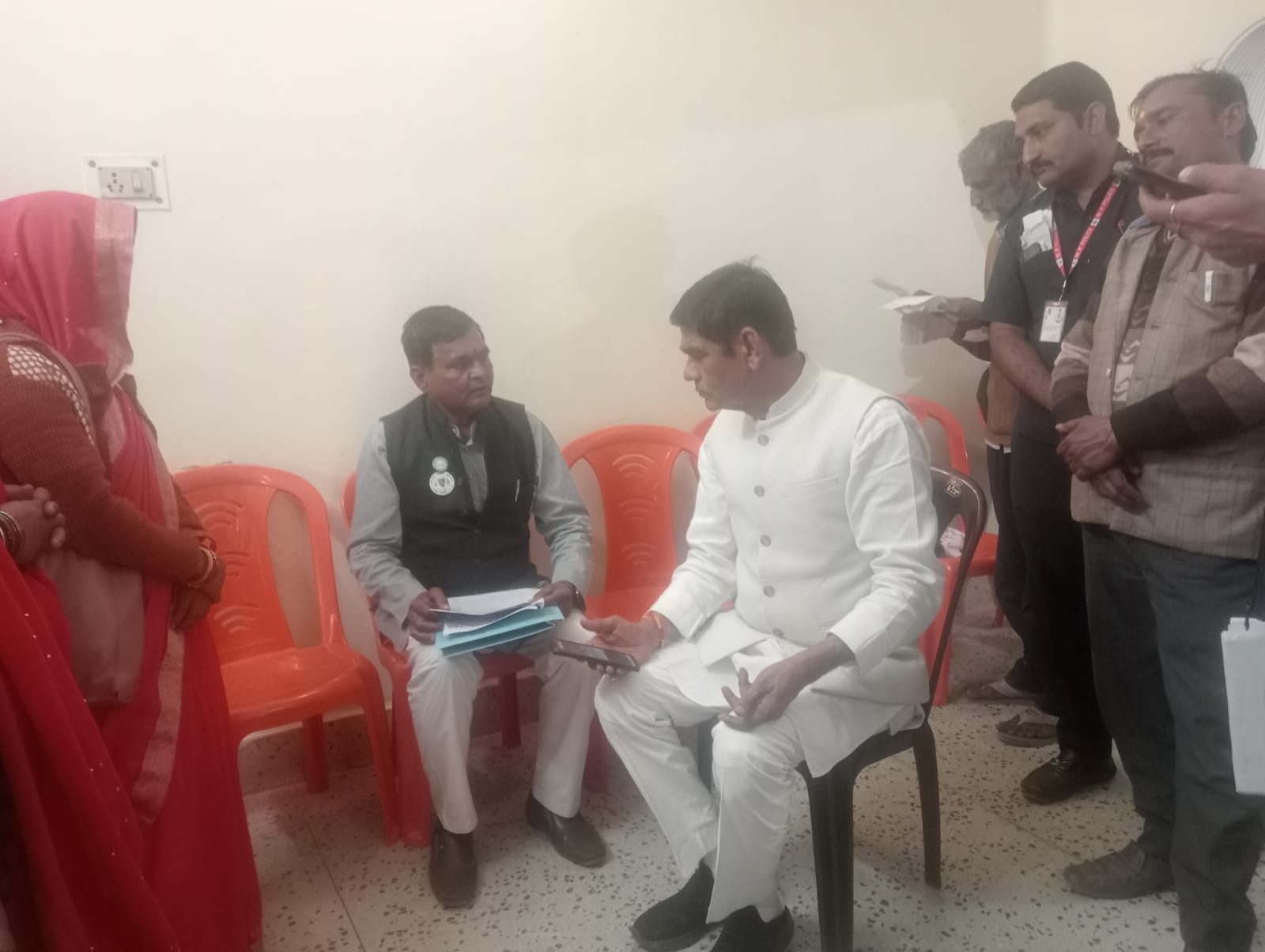 Bharatiya Kisan Union District President Thakur Prasad Singh met Maihar MLA