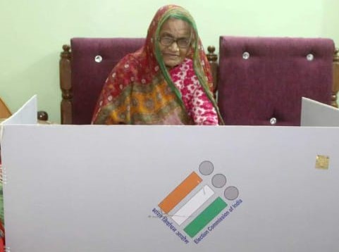 Efforts of 104 polling parties to conduct postal ballot voting for the Assembly elections 2023 in Damoh