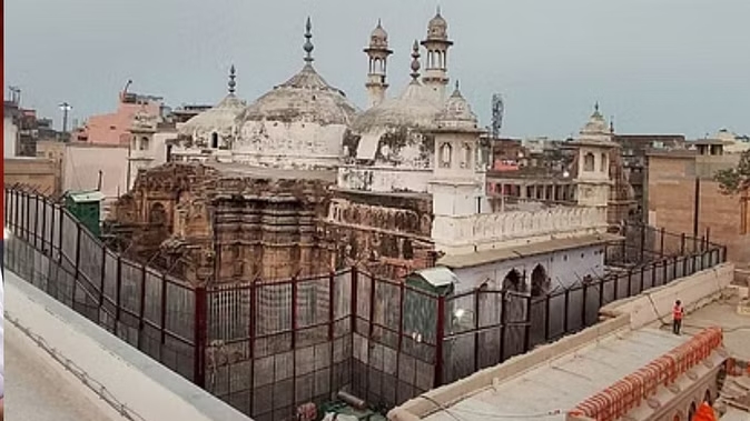 Demand to ban gathering of Muslims on the roof of Vyasji's basement