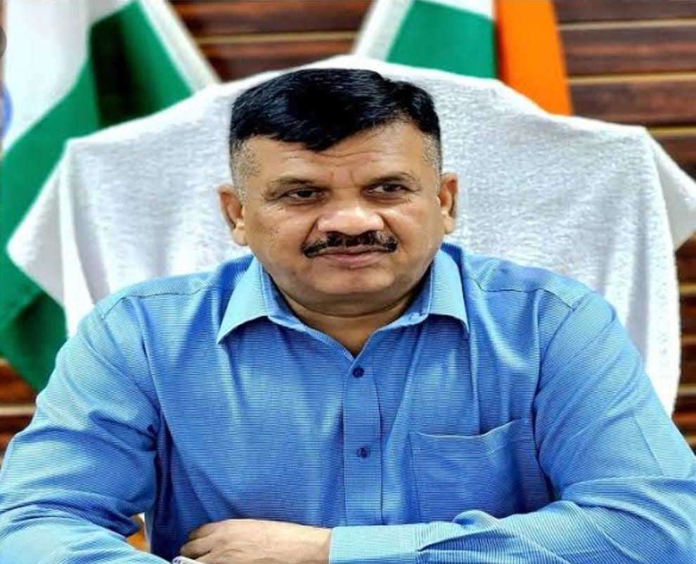 All the interested devotees of the district going on the Char Dham Yatra in the state of Uttarakhand should go there for the journey only after getting registered: DM Dr. Dinesh Chandra