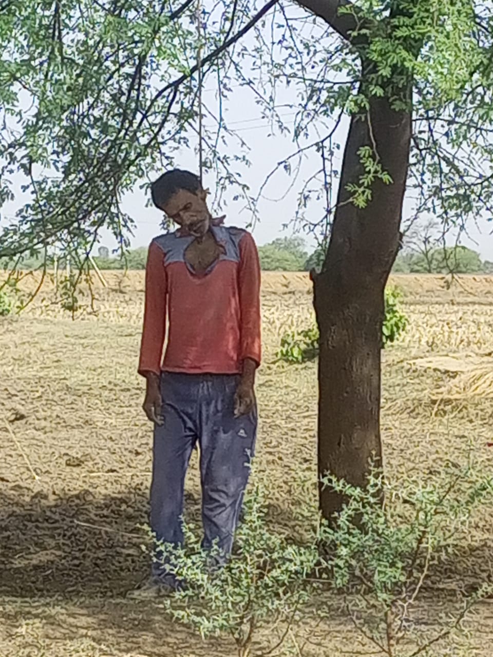 Person hanged in Amanganj of Panna