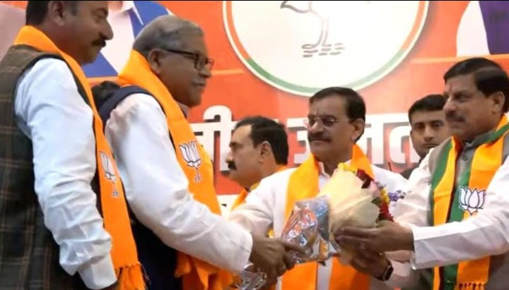 There was a stampede in the Congress of Vindhya region, hundreds of leaders including former MP joined BJP and former MLA joined BSP