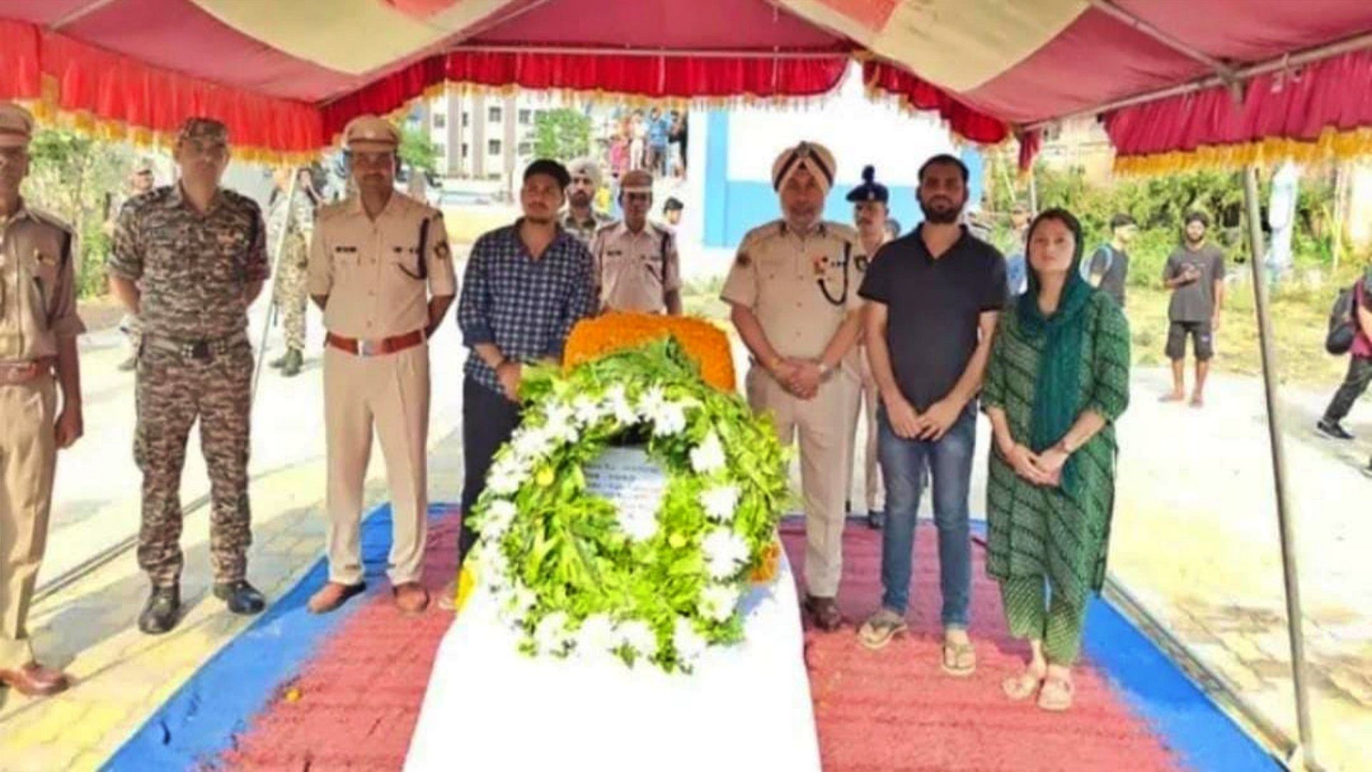 Jawan Sadanand Singh immersed in Panchtatva in his native village