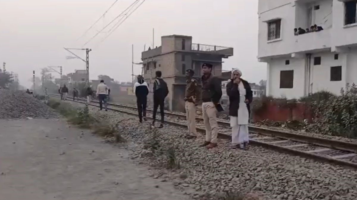 Teenagers were playing PUBG with earphones on