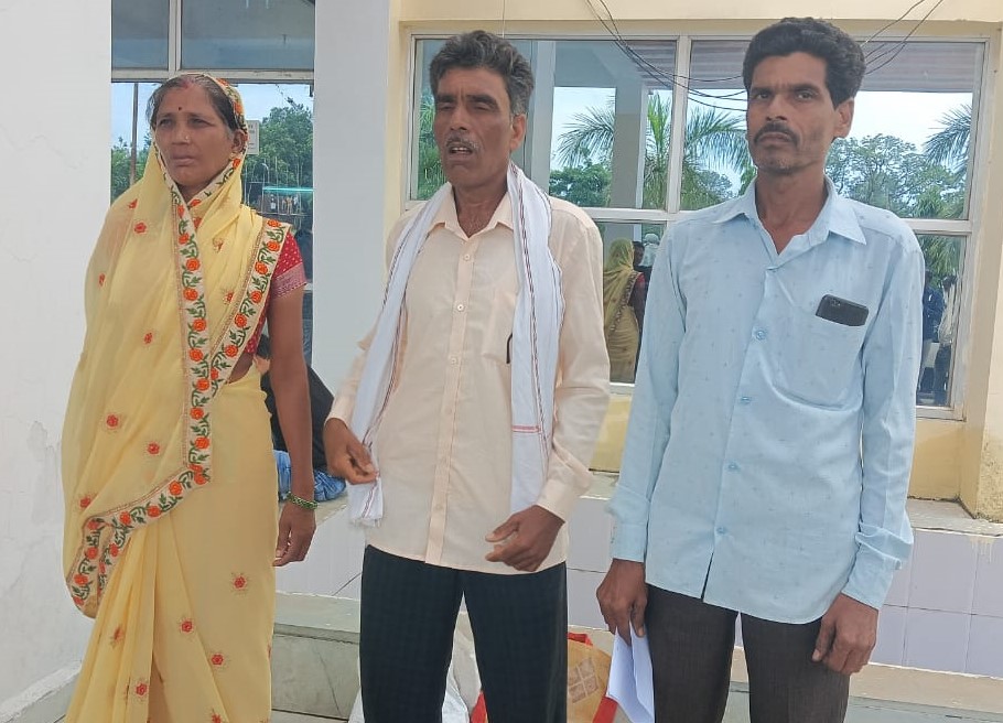Laxman had to pay a heavy price for stopping the dirty water from the toilet, Sarpanch shut it out from the village society