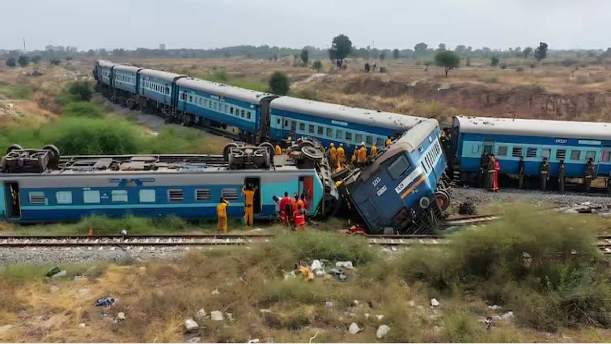 Major rail accident in Agartala-Lokmanya Tilak Express in Assam