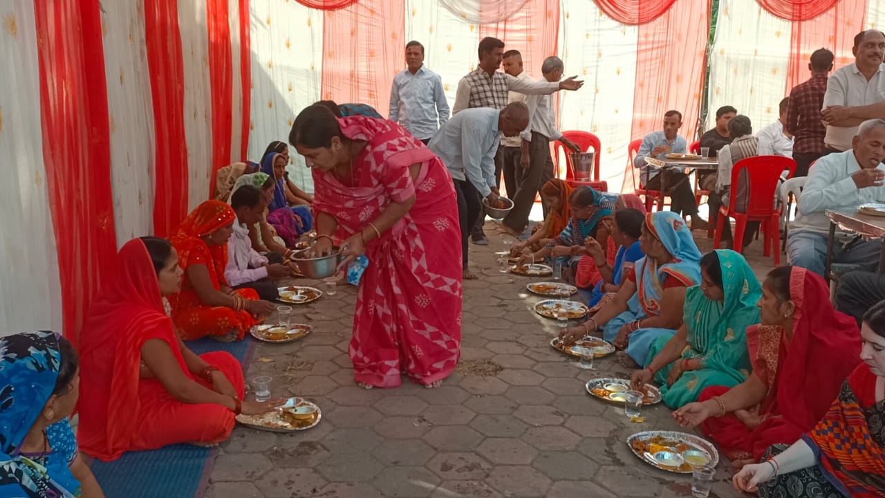 Bhandara with worship on the death anniversary of famous Saint Dongre Maharaj