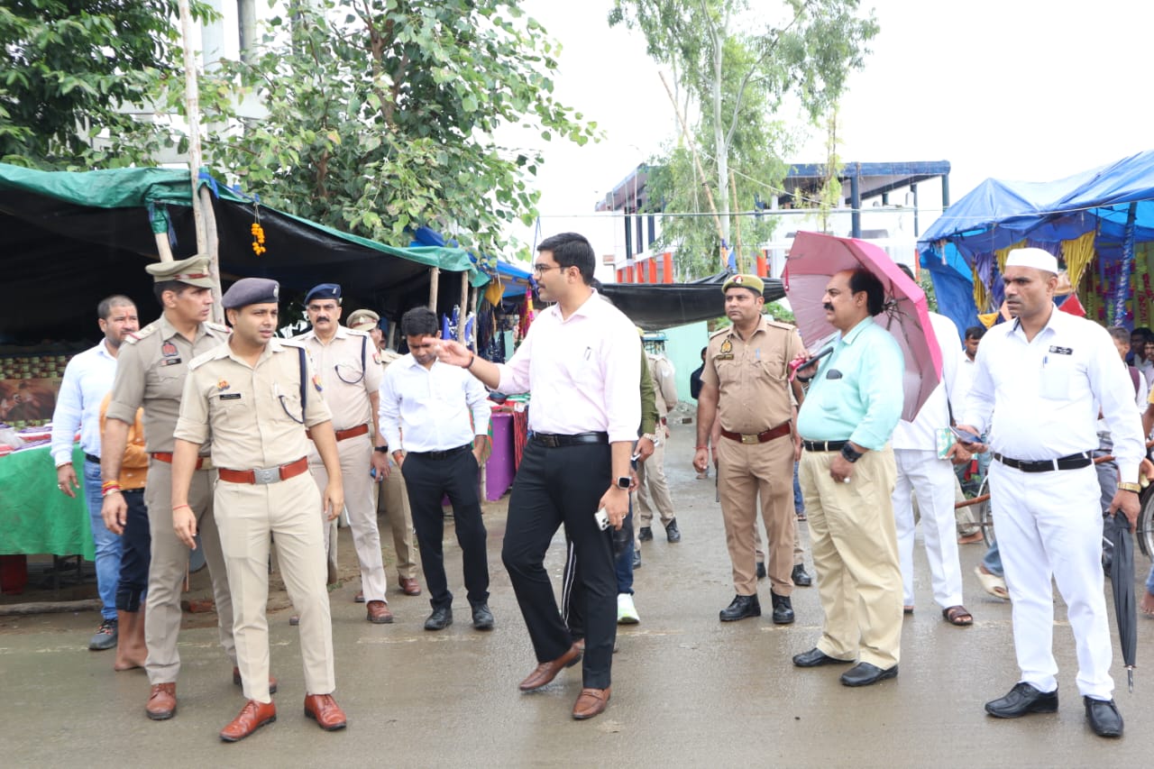 District Magistrate Manish Bansal did a site inspection of Mela Gughal