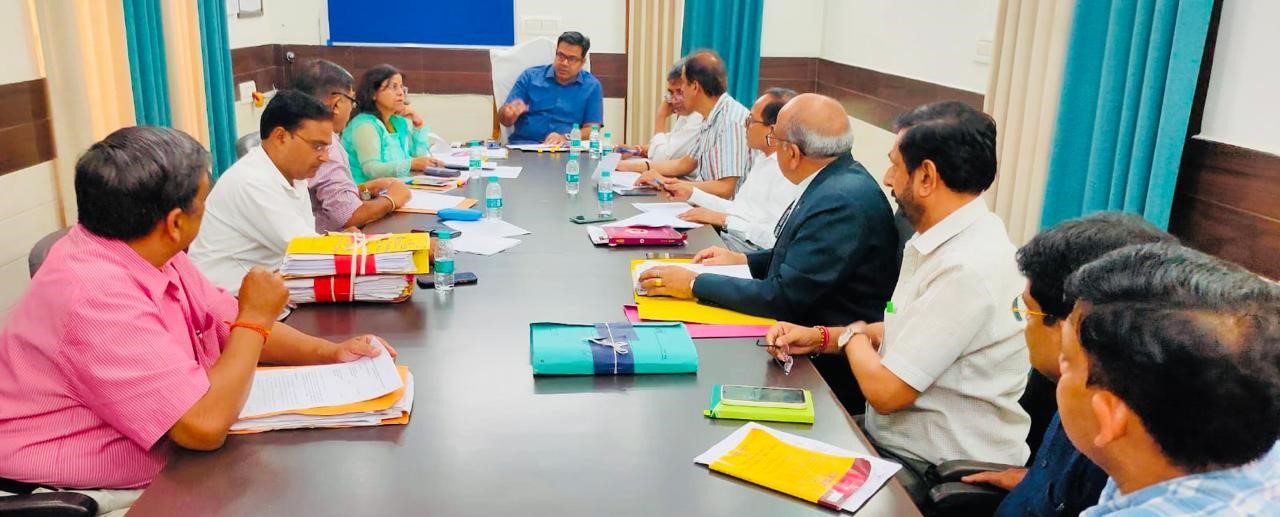 Arbitration meeting of the Council was held under the chairmanship of Divisional Commissioner in Saharanpur
