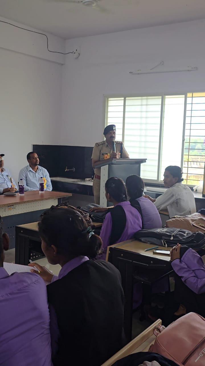 Kotwali police organized a workshop on cyber security in Prime Minister College of Excellence Government Tulsi College Anuppur