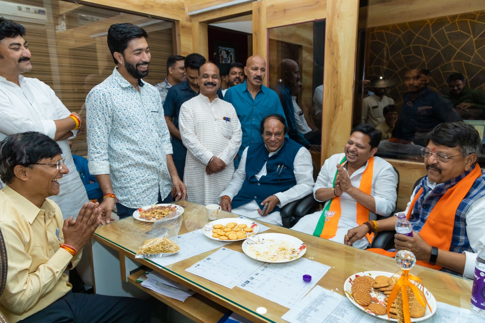 Kailash Vijayvargiya reached Dhar to meet his media friend