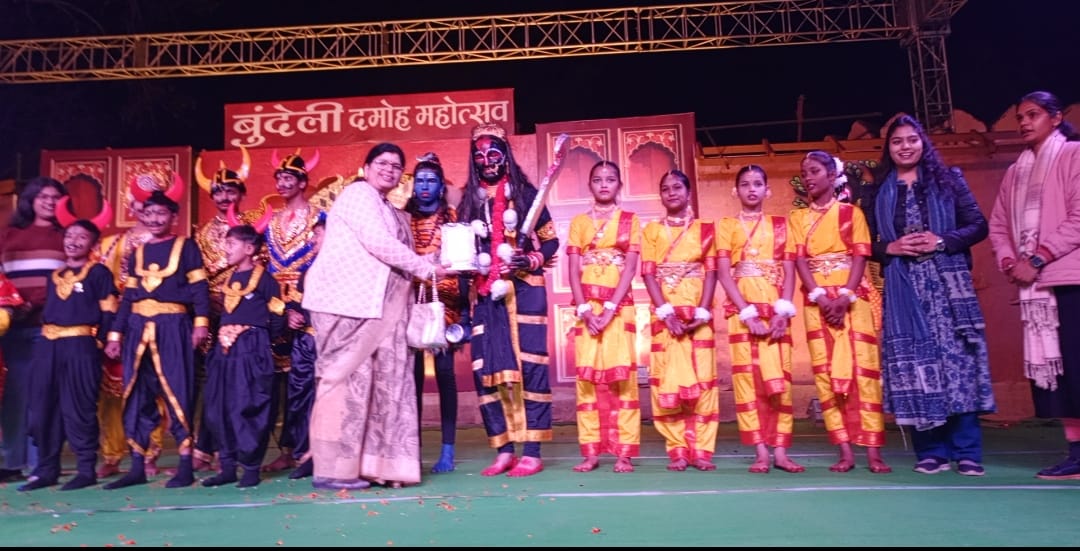 On the killing of Raktbeej, the festival premises reverberated with the chants of Maa Kali