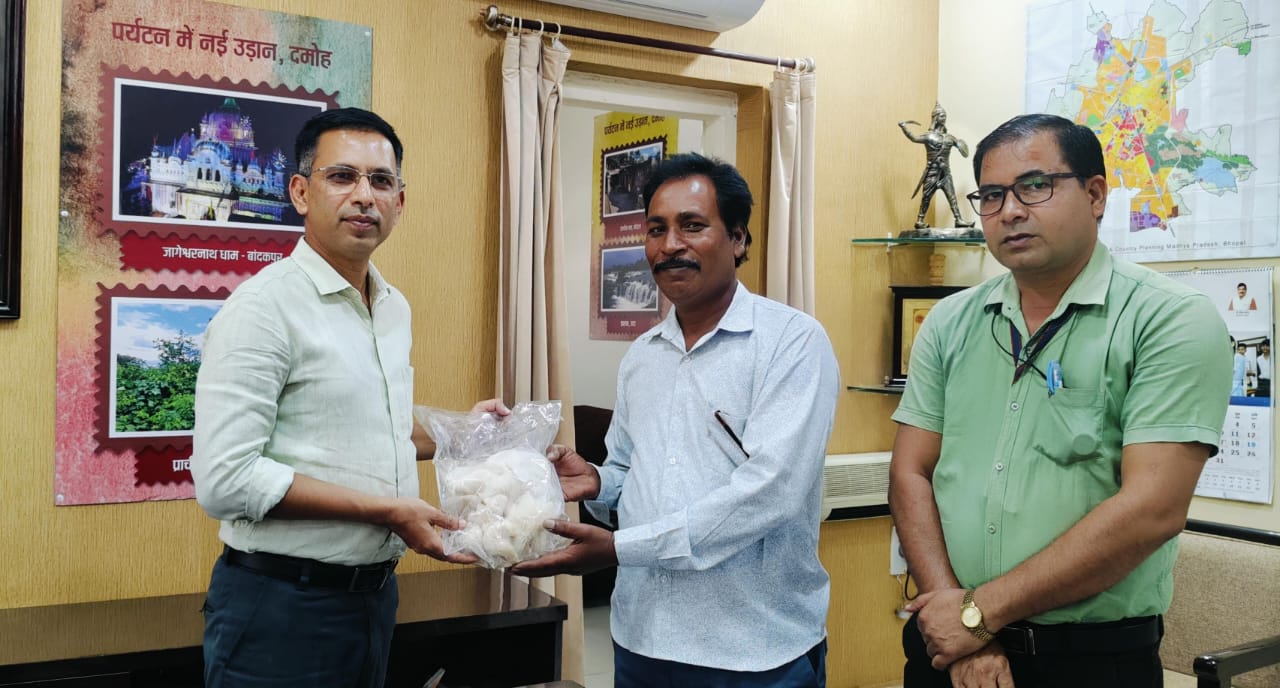 It is a great pleasure that our farmer brothers are progressing by doing organic farming - Collector Sudhir Kumar Kochar