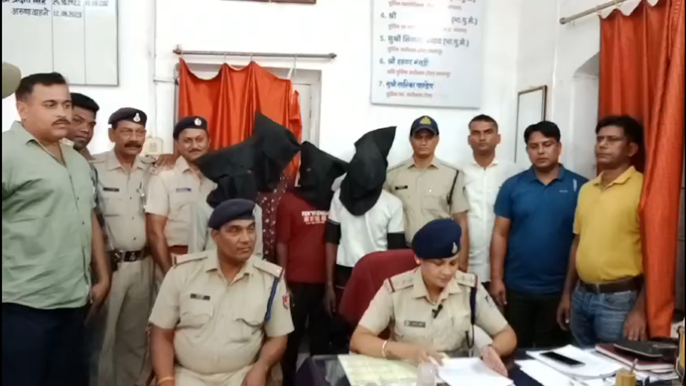 Police arrested 5 accused planning robbery