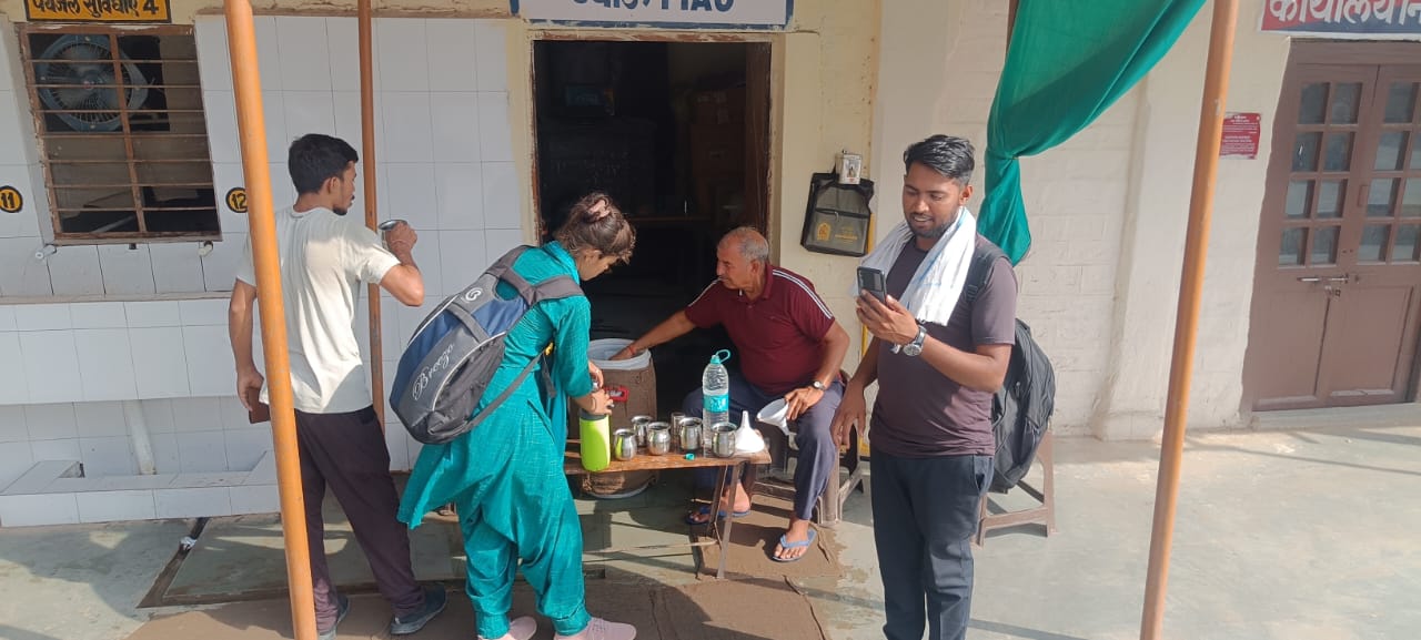 Social workers started free water service at railway station