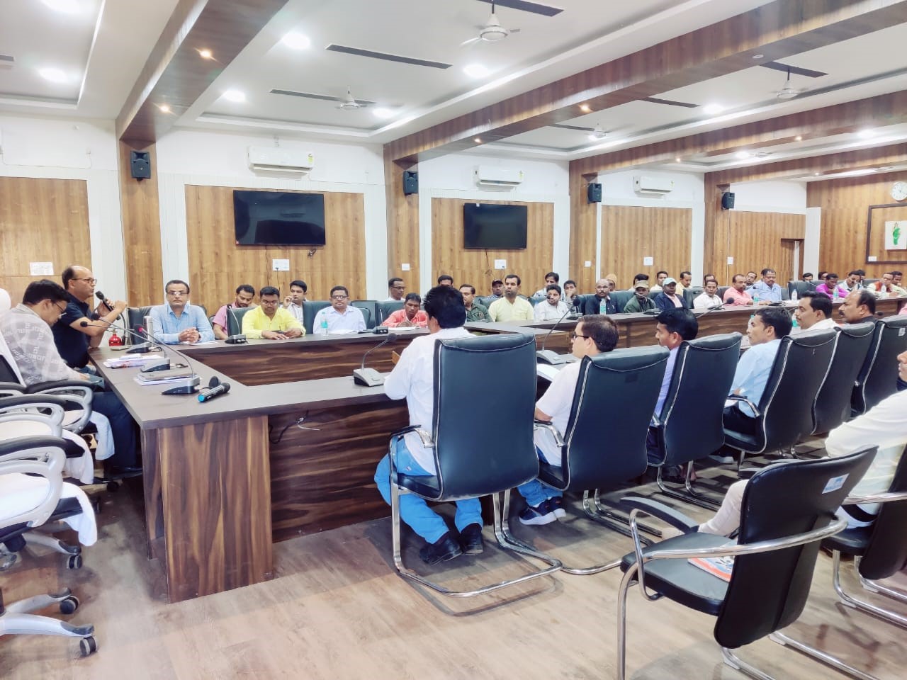 Collector held a review meeting of nodal officers and returning officers