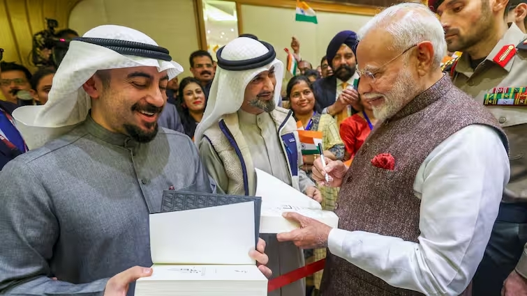 'दुनिया भर में मंदिर बना रहा भारत'
