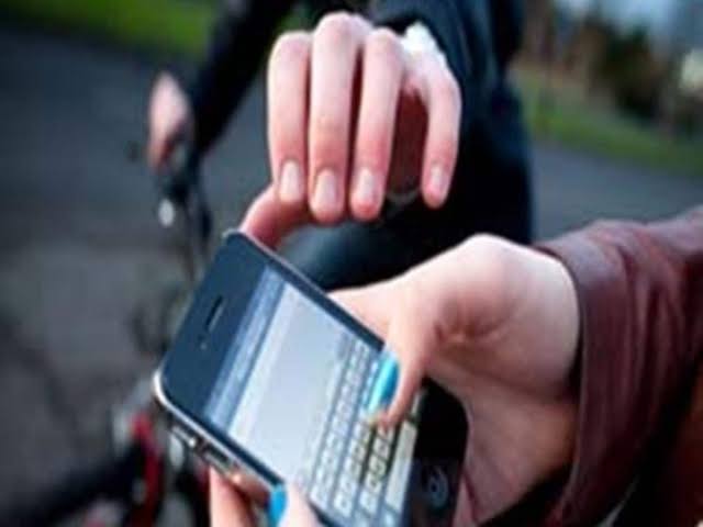 Unknown thieves entered three houses and stole mobile phones in Saharanpur