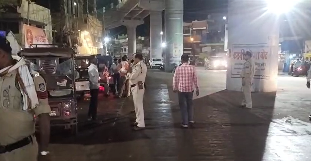 Were driving e-rickshaw without documents