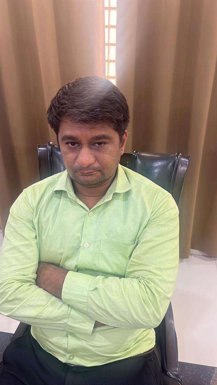 Trap action of Indore Division Lokayukta