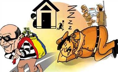 15 lakhs stolen in Green City, thieves broke the lock