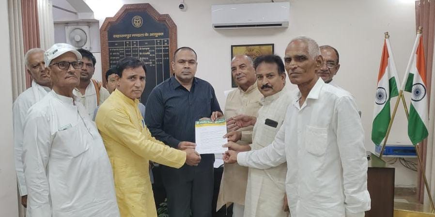 A delegation of farmers led by BKU national president Bhagat Singh Verma handed over a memorandum to the divisional commissioner regarding various problems