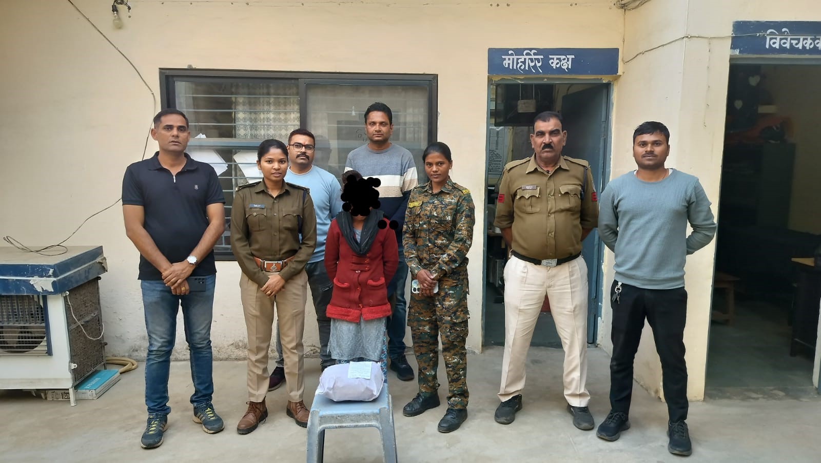 Large action of Lalbarra police, women smuggler arrested