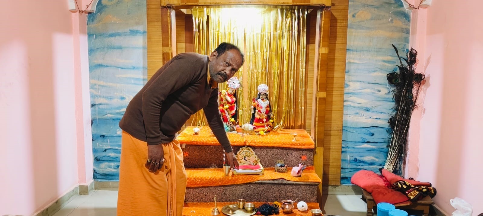 Thieves looted Ponnag temple