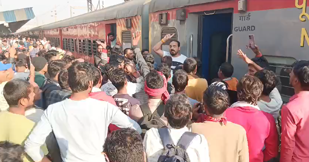 Sudden change in route of Sarnath Express