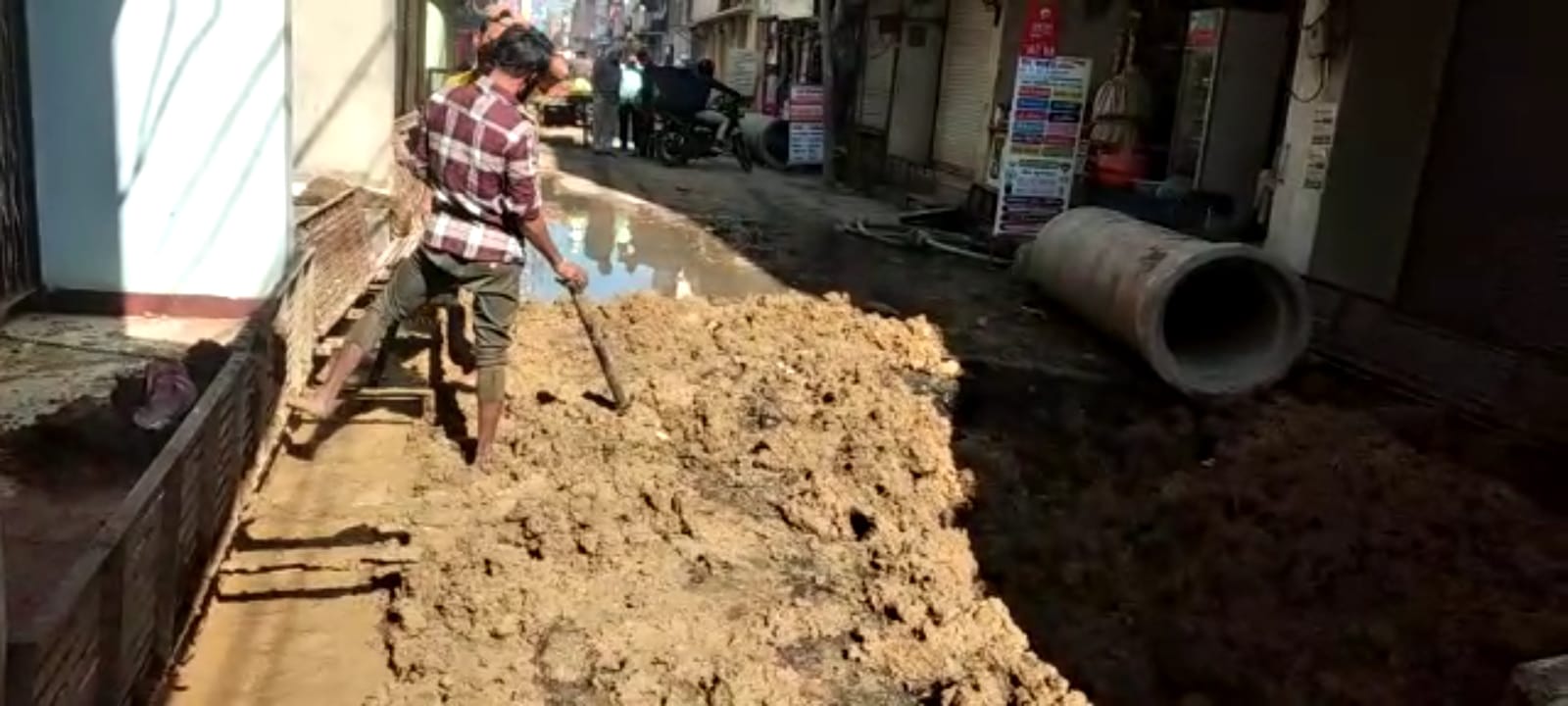 Sewerage took away employment, business stalled for many days