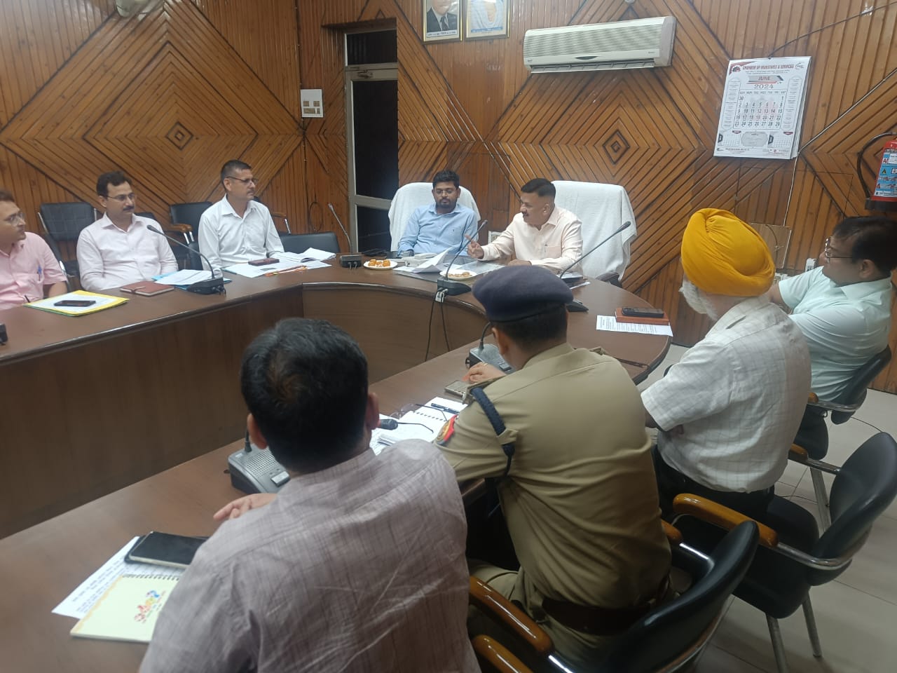 Ensure cleanliness by checking the kitchens of hotels, recover the fines imposed by 30th June: DM Dr. Dinesh Chandra