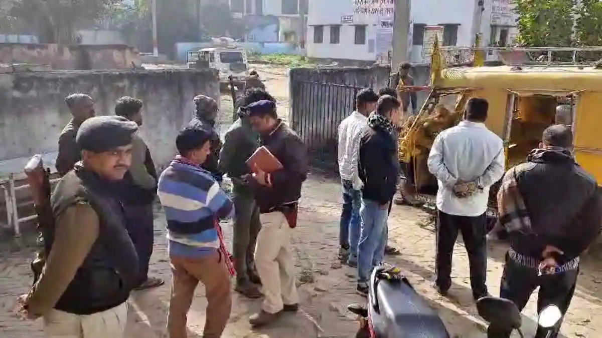 8th class student brutally murdered by stabbing in Chhapra