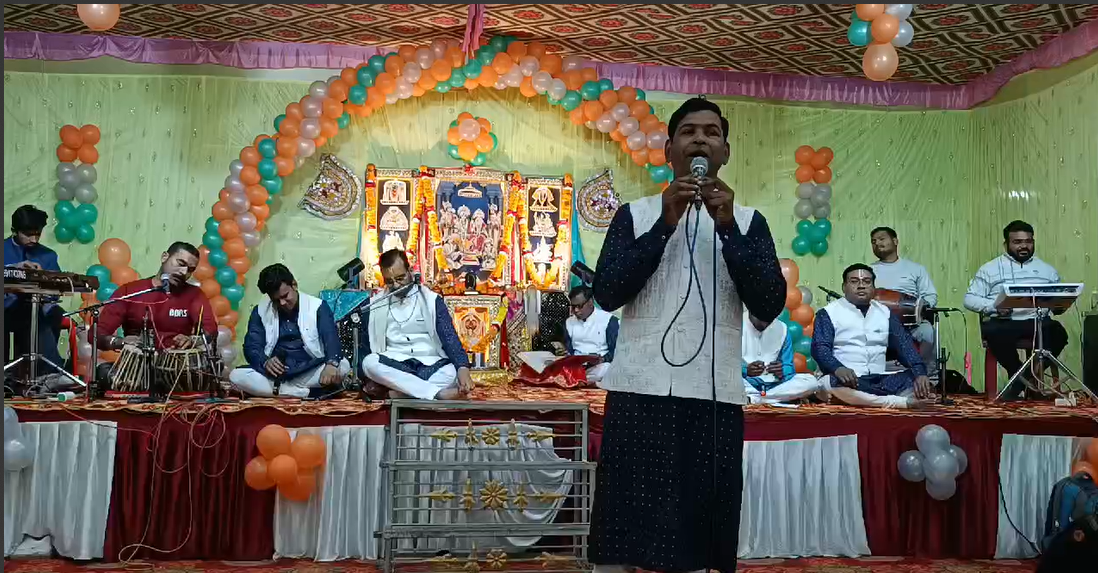 The first anniversary of the temple of Lord Ramalla built in Ayodhya was celebrated everywhere