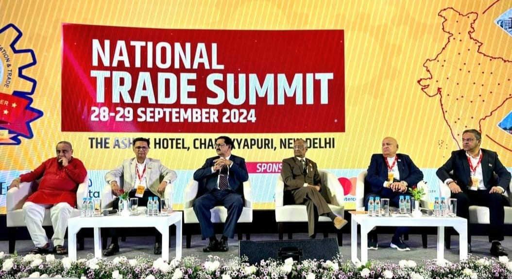Traders launch campaign against Amazon-Flipkart