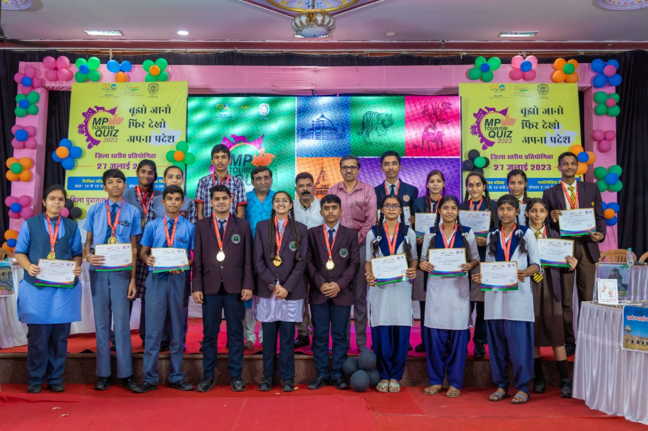 Jalmahal team became winner in tourism quiz, Hindola Mahal team stood second