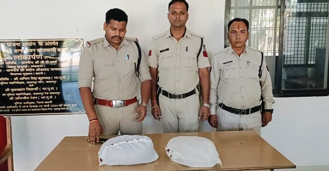 Katni Kotwali Police raided near Gayatri Nagar culvert