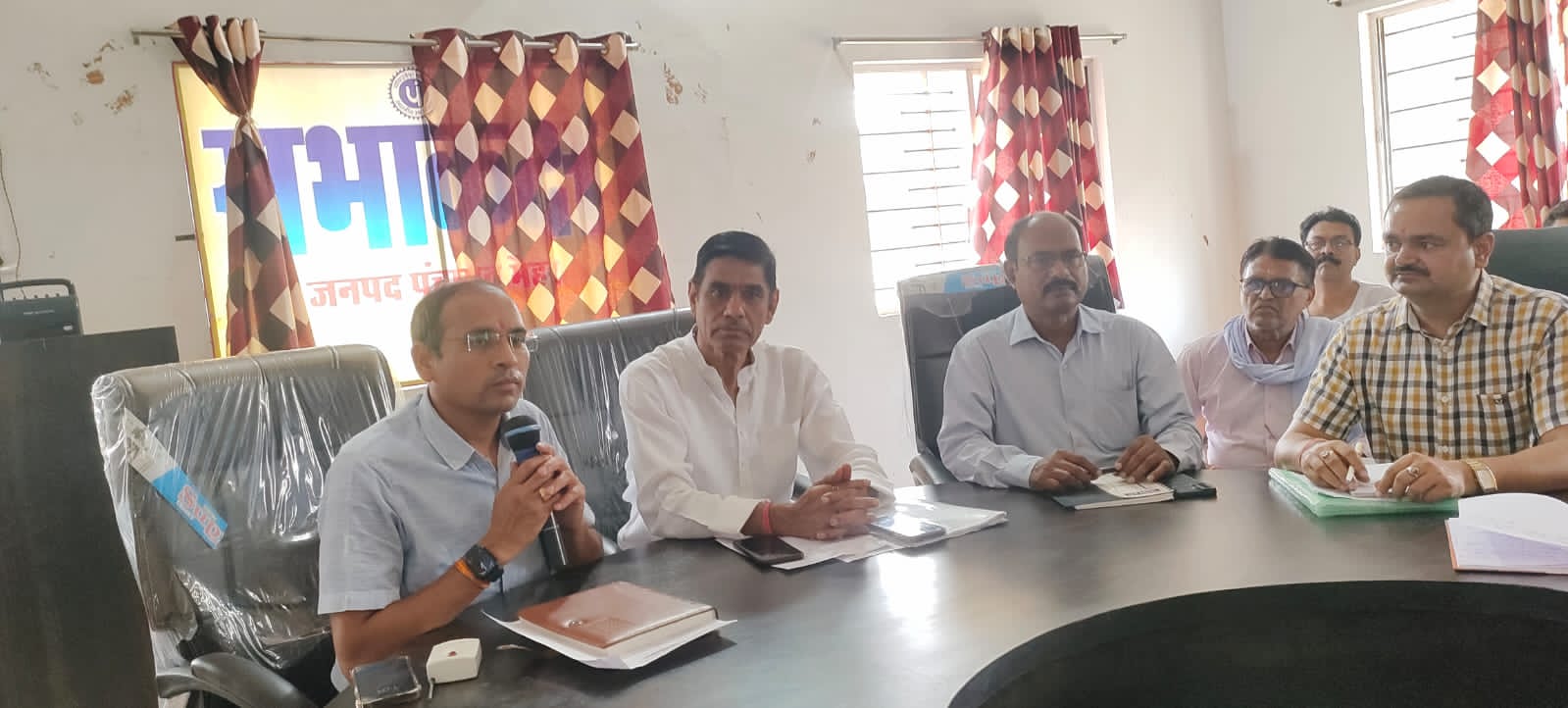 The problems of the public should be resolved at the Gram Panchayat and Janpad Panchayat level - Shrikant Chaturvedi
